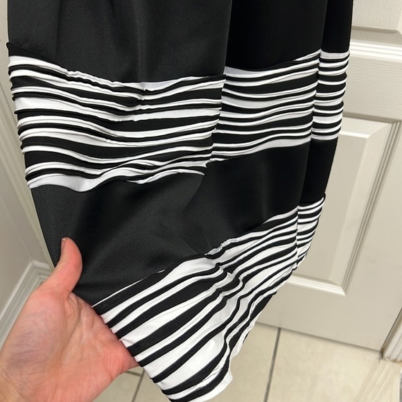 RW&Co Women's Black and White Striped Ruched Dress | Size XS - Picture 5 of 7